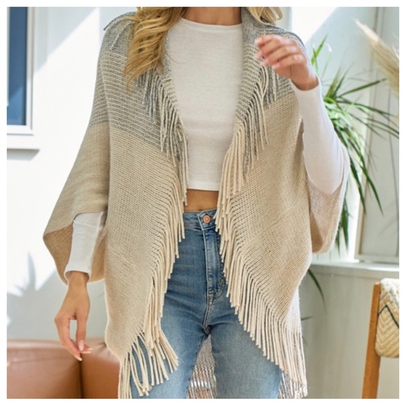 ✨RESTOCKED✨ Boho Sweater Beige/Grey Color Block Fringe Cardigan - Picture 6 of 6